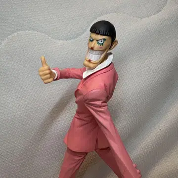 봉쿠레 수트 피규어