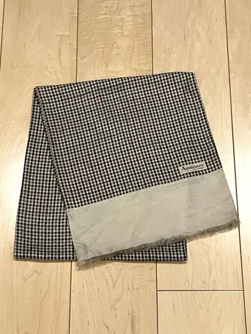 Aquascutum 아쿠아 스큐텀 체크 무늬 실크 스톨