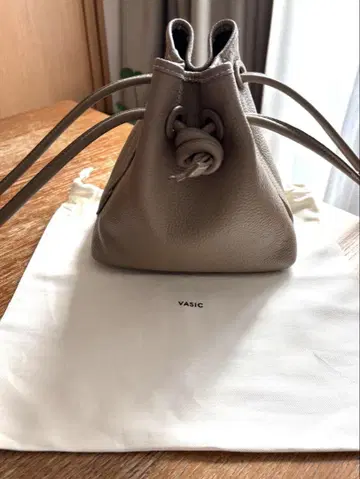 Vasic bond mini 백 토프