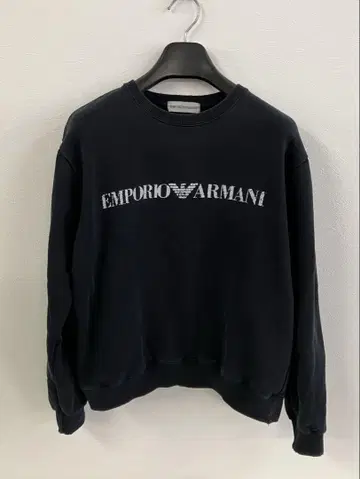 EMPORIO ARMANI 블랙 맨투맨