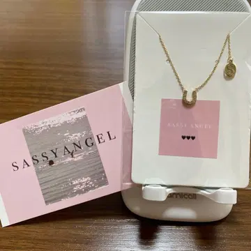 SASSY ANGEL 미니 호스슈 펜던트 목걸이 골드