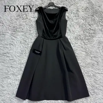 새상품급 폭시 오페라 벨로아 원피스 절개 A라인 미실루엣 블랙