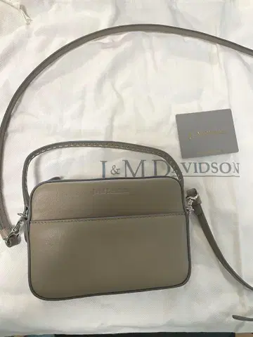 새상품급 jandmdavidson 미니 페블 숄더백