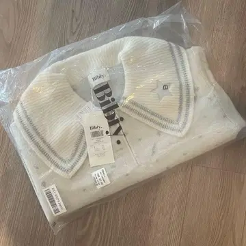 [미사용 새상품] MAISON BIBIY. STAR KNIT 니트 화이트