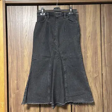 MOUSSY 블랙 데님 플레어 스커트 사이즈 2