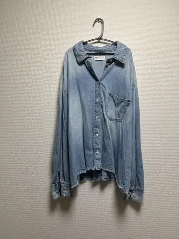 밑단 프린지 오버 사이즈 데님 셔츠