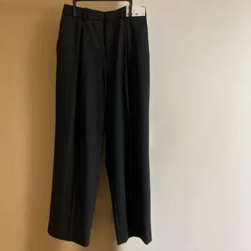 UNIQLO 턱 와이드 팬츠 블랙