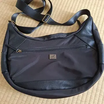 크로커다일 숄더백