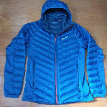 berghaus Reflect 네이비 후드 부착 다운 자켓