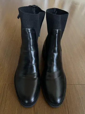 미사용 새상품 ZARA 블랙 숏부츠 40