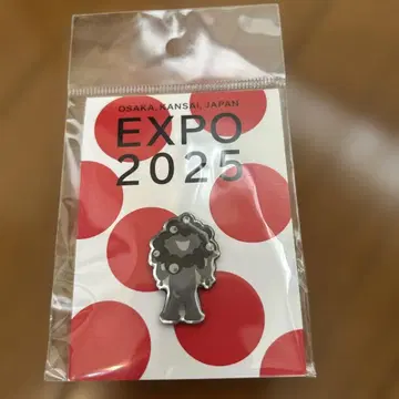 EXPO 2025 만박 블랙 미야쿠미야쿠 핀 배지