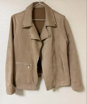 [새상품급] IEDIT 스웨이드 조 라이더 자켓 여성용 베이지 M