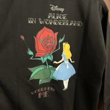 택 포함 새상품 이상한 나라의 앨리스 맨투맨 M 사이즈