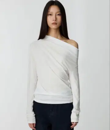 Sloping Neck Shoulder Shape Top