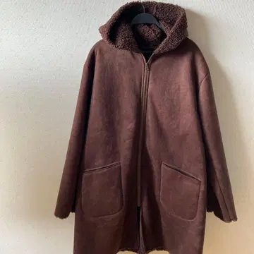 DOCLASSE 후드 부착 브라운 무스탕 코트