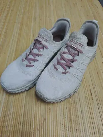 스케쳐스 BOBS 슬립인즈 스니커즈