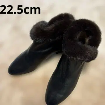 로라코모의 천연 가죽 숏부츠 블랙 안은 보아로 되어 있어 매우 따뜻합니다
