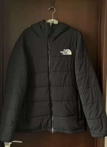 The North Face 블랙 다운 자켓