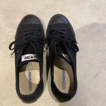 CONVERSE 블랙 로우컷 스니커즈