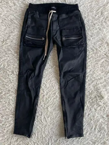 DankeSchon(단케쇤) 가죽 느낌 밑단 지퍼