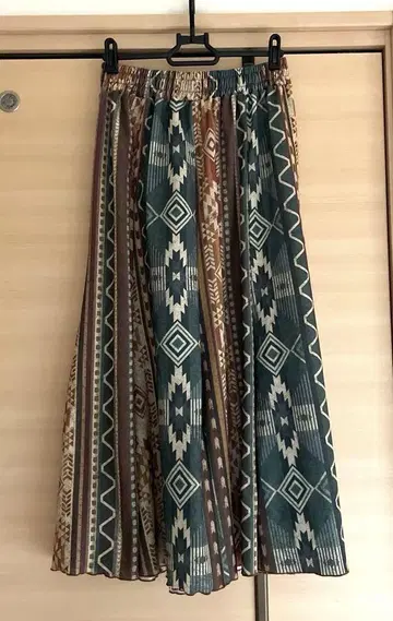 티티카카 패브릭 프린트 저지 스커트
