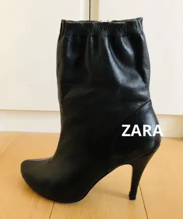 ZARA 블랙 가죽 부츠 사이드 지퍼