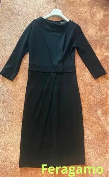 페라가모 울 니트 원피스