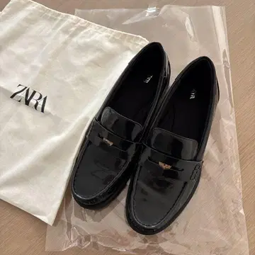 ZARA 로퍼