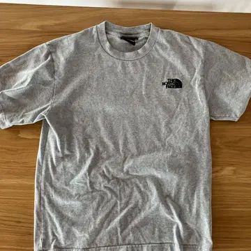 THE NORTH FACE 그레이 반팔 티셔츠