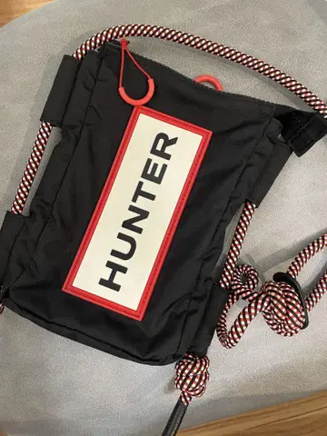 HUNTER 블랙 숄더백 사코슈