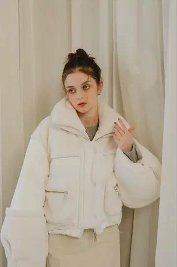 PINUE 보아 콤비 다운 화이트