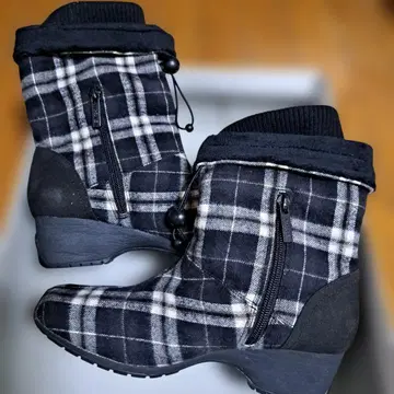 체크 무늬 숏부츠