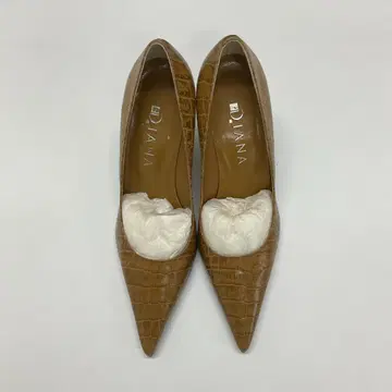 다이애나 악어 엠보싱 하이힐 펌프스
