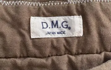 D.M.G. 올리브 팬츠