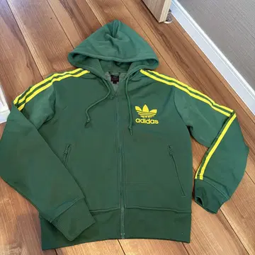 adidas 그린 컬러 후드 부착 자켓