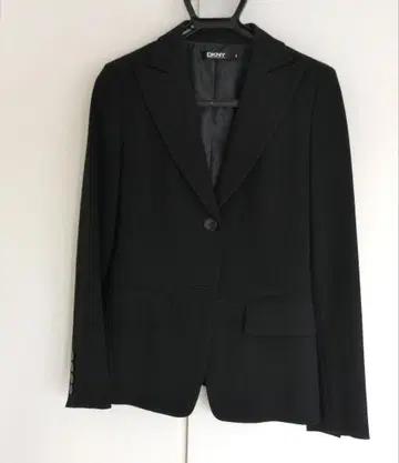 DKNY 블랙 테일러드 자켓 사이즈 6