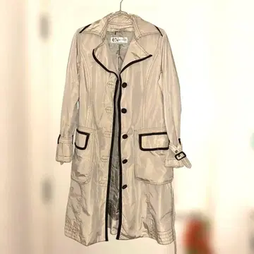 C.S. 베이지 트렌치코트
