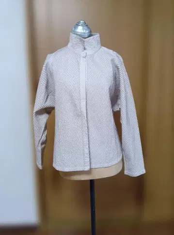 야코마리칼도 총 핀턱 블라우스
