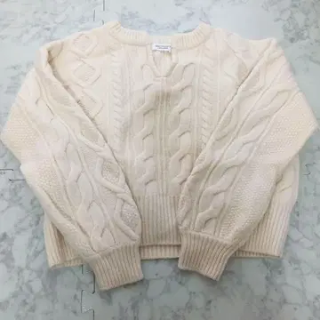 UNITED ARROWS 아이보리 케이블 짜임 울 스웨터