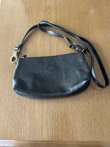 IL BISONTE 일비종떼 블랙 가죽 숄더백