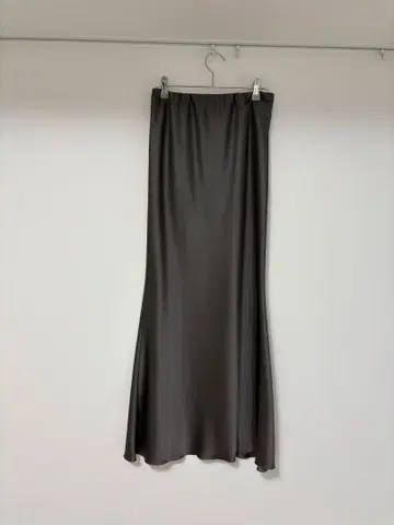새틴 머메이드 스커트