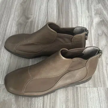 여성용 핏핏 사이드 고어 숏부츠 새상품급 23.5cm