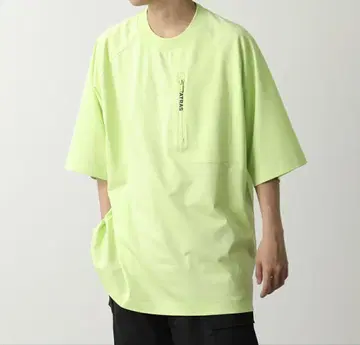 라임 그린 오버 사이즈 T셔츠 프론트 포켓 부착