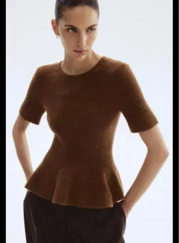 H&M 페플럼 니트