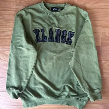 XLARGE 올리브 로고 맨투맨