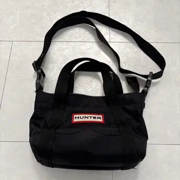 HUNTER 나일론 숄더백 블랙