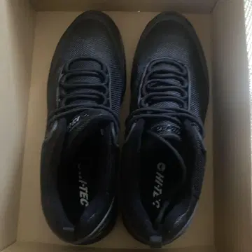 HI-TEC 블랙 스니커즈