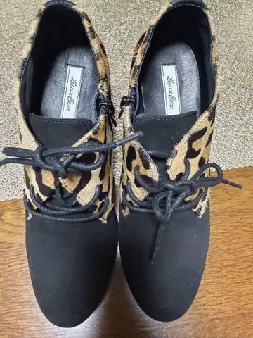 LUCCALLENA 레오파드 무늬 플랫슈즈 23.5cm