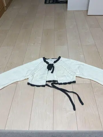 티나 가디건