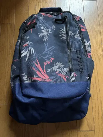 QUIKSILVER 플로럴 네이비 컬러 백팩